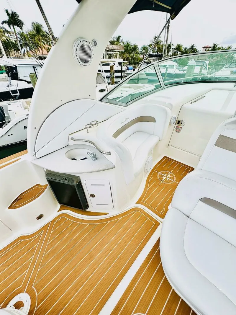 Slide: The Image of Sea Ray 320 Sundancer 2005 - 5000861