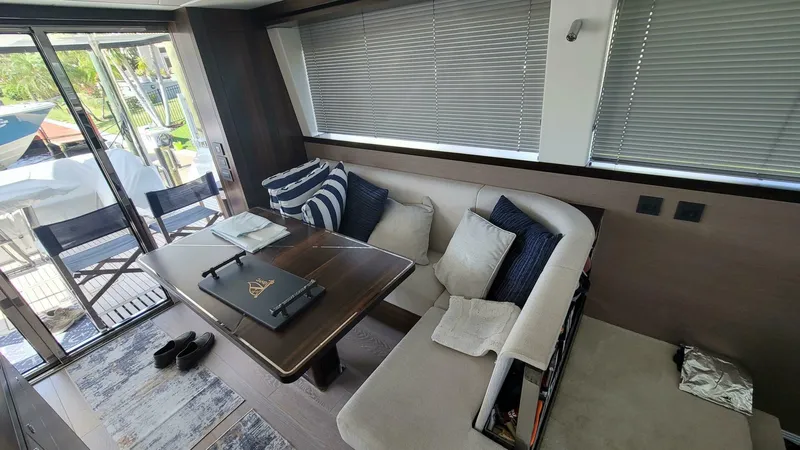 Slide: The Image of Sunseeker Manhattan 68 2022 - 5001328