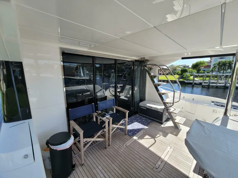 Slide: The Image of Sunseeker Manhattan 68 2022 - 5001291