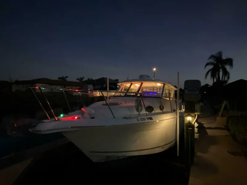 Slide: The Image of Seaswirl 2901 Walkaround O/B 2008 - 5001995