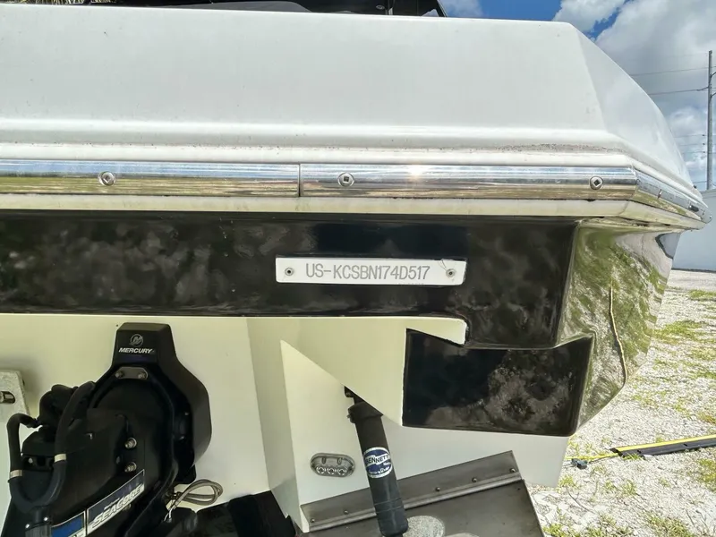 Slide: The Image of Cruisers Yachts 338 Sport Series 2017 - 5002004