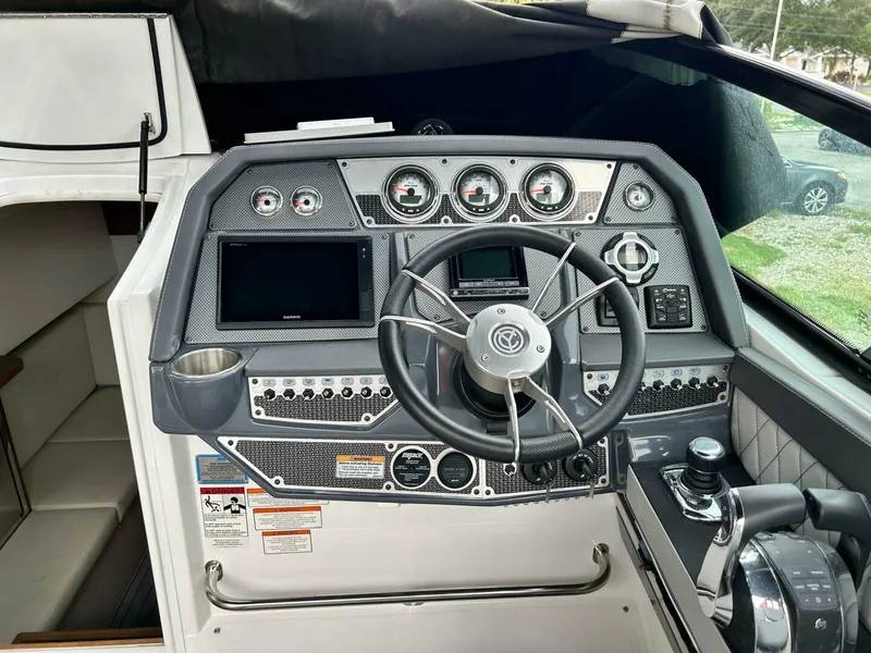 Slide: The Image of Cruisers Yachts 338 Sport Series 2017 - 5002005