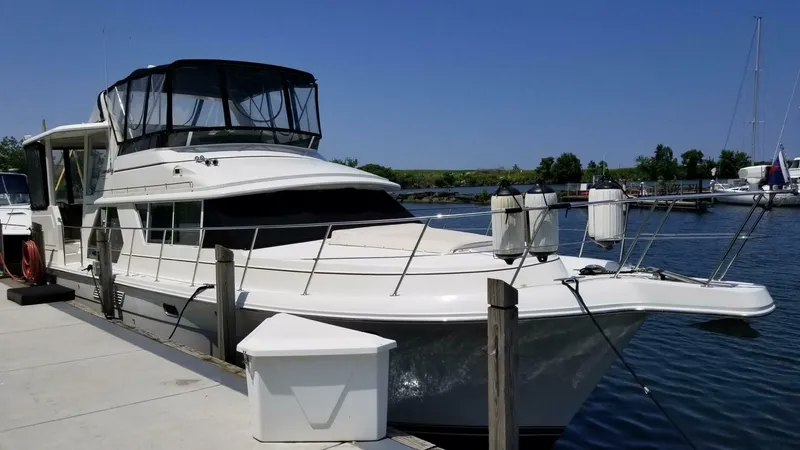 Slide: The Image of Carver 445 Aft Cabin Motor Yacht 1998 - 5002139