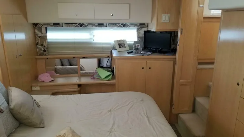 Slide: The Image of Carver 445 Aft Cabin Motor Yacht 1998 - 5002156