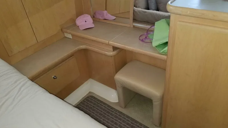Slide: The Image of Carver 445 Aft Cabin Motor Yacht 1998 - 5002157