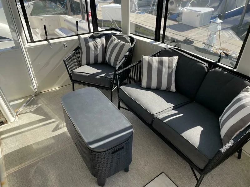 Slide: The Image of Carver 445 Aft Cabin Motor Yacht 1998 - 5002176