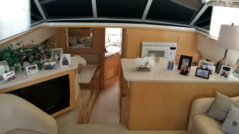 Slide: The Image of Carver 445 Aft Cabin Motor Yacht 1998 - 5002145