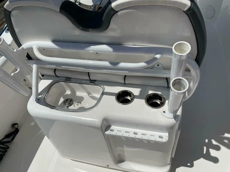 Slide: The Image of Tidewater 250 CC Adventurer 2015 - 5002203