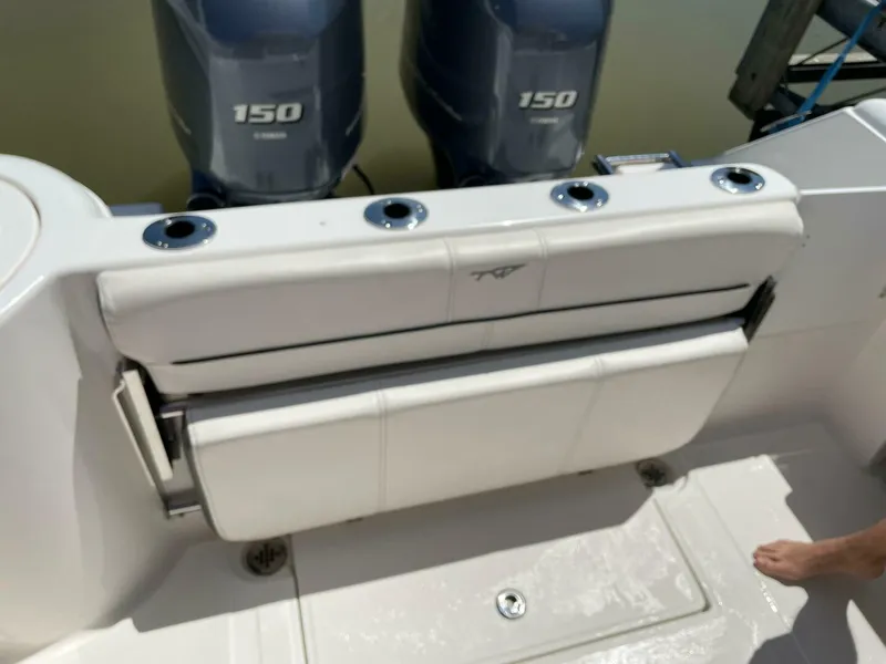 Slide: The Image of Tidewater 250 CC Adventurer 2015 - 5002204
