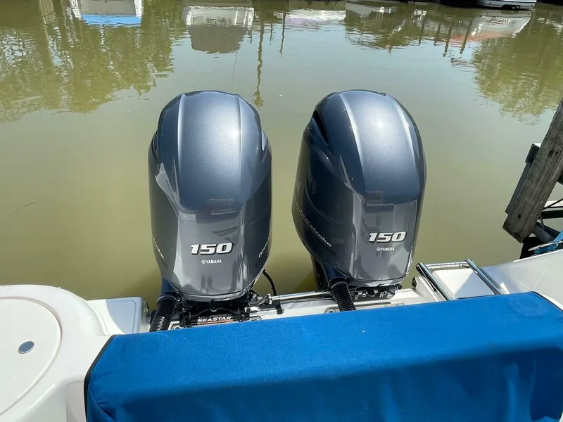 Slide: The Image of Tidewater 250 CC Adventurer 2015 - 5002209