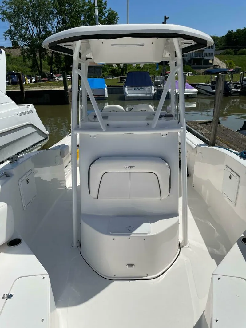 Slide: The Image of Tidewater 250 CC Adventurer 2015 - 5002214