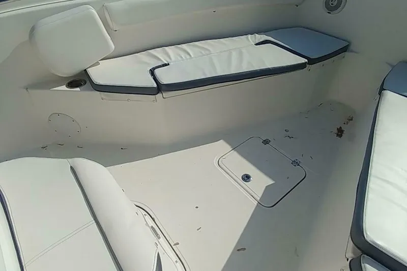 Slide: The Image of Tidewater 250 CC Adventurer 2015 - 5002220