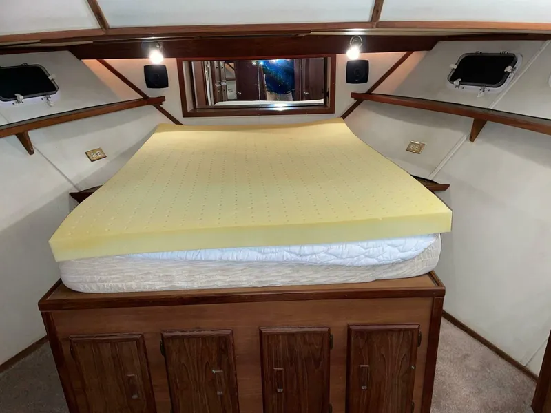 Slide: The Image of Marinette 41 Marquis Convertible 1989 - 5002331