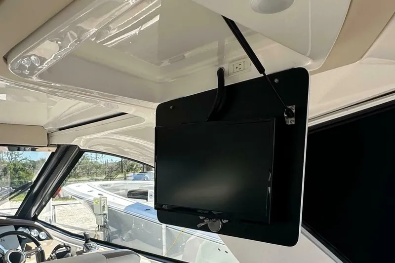 Slide: The Image of Regal 35 Sport Coupe 2019 - 5002392