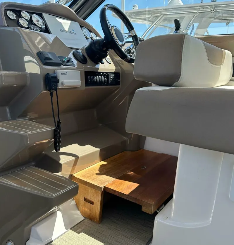 Slide: The Image of Regal 35 Sport Coupe 2019 - 5002401