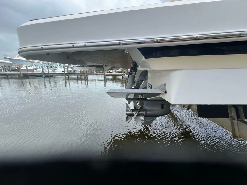 Slide: The Image of Regal 3300 Bowrider 2020 - 5003036