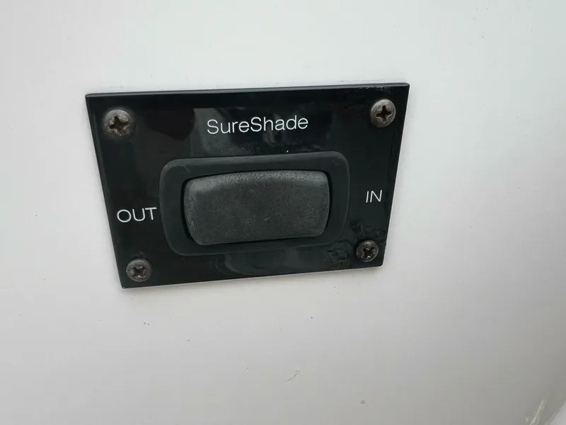 Slide: The Image of Regal 3300 Bowrider 2020 - 5003054