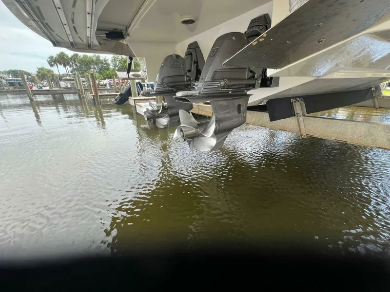 Slide: The Image of Regal 3300 Bowrider 2020 - 5003019