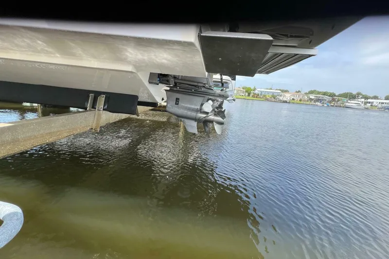 Slide: The Image of Regal 3300 Bowrider 2020 - 5003097