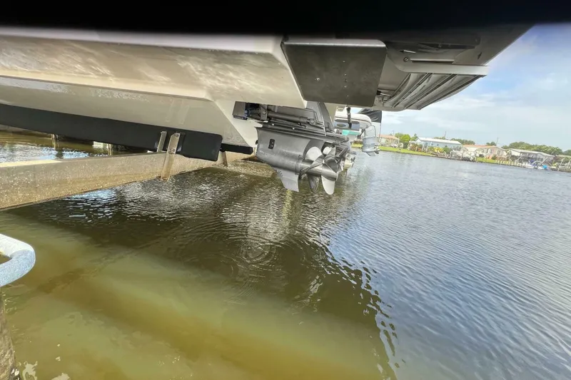 Slide: The Image of Regal 3300 Bowrider 2020 - 5003098