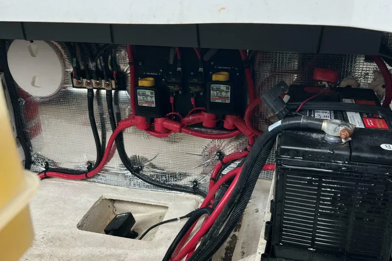 Slide: The Image of Regal 3300 Bowrider 2020 - 5003107