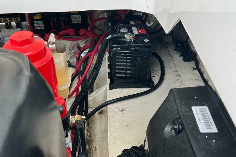 Slide: The Image of Regal 3300 Bowrider 2020 - 5003115