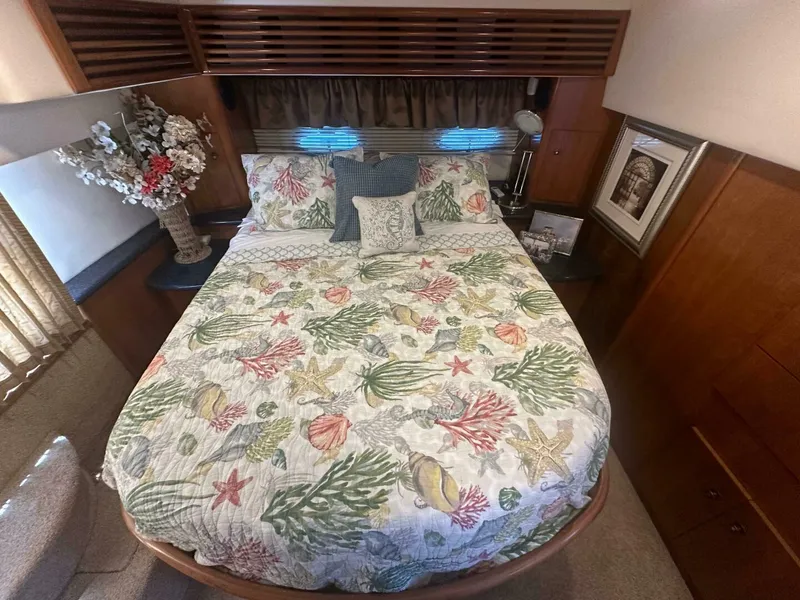 Slide: The Image of Carver 444 Cockpit Motor Yacht 2002 - 5003272