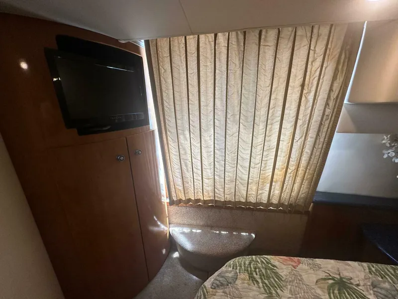 Slide: The Image of Carver 444 Cockpit Motor Yacht 2002 - 5003273