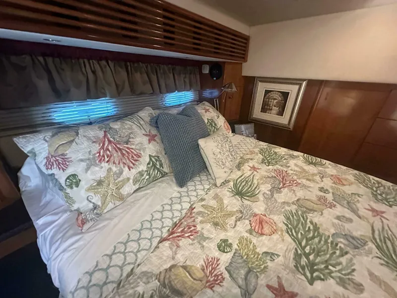 Slide: The Image of Carver 444 Cockpit Motor Yacht 2002 - 5003274