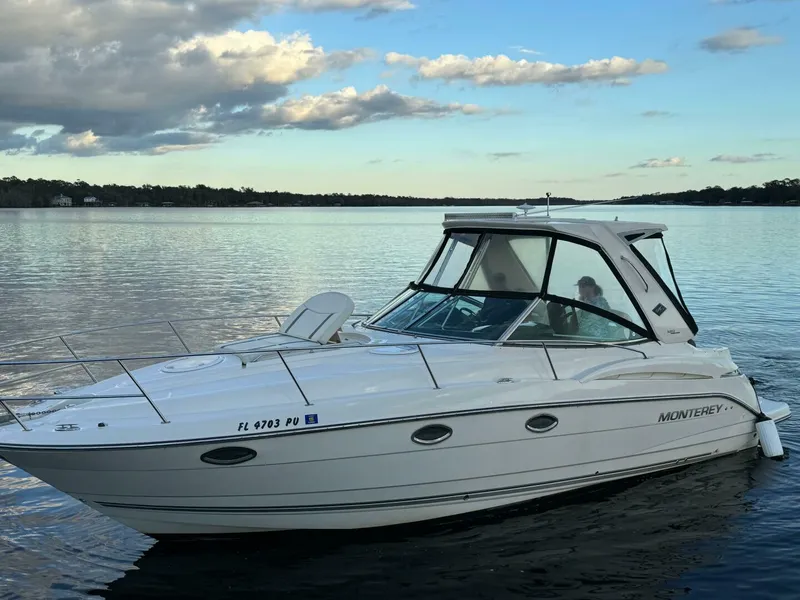 Slide: The Image of Monterey 320 Sport Yacht 2014 - 5003760