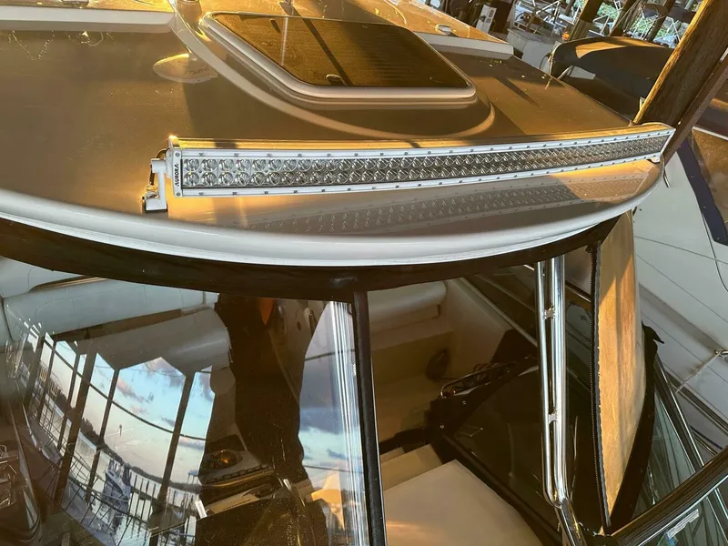 Slide: The Image of Monterey 320 Sport Yacht 2014 - 5003853