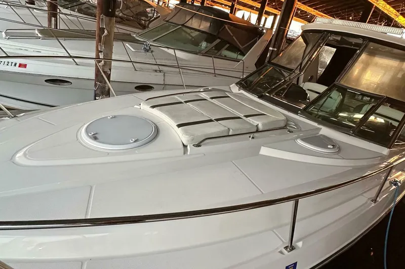 Slide: The Image of Monterey 320 Sport Yacht 2014 - 5003899