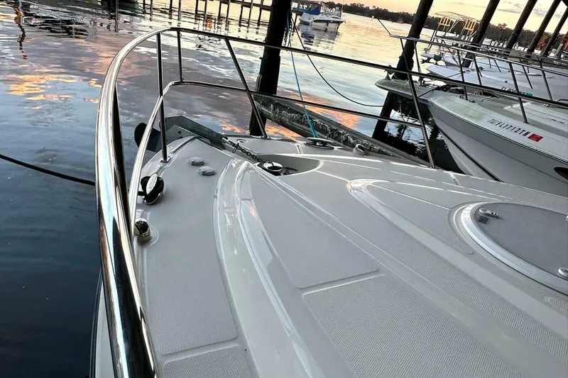 Slide: The Image of Monterey 320 Sport Yacht 2014 - 5003900