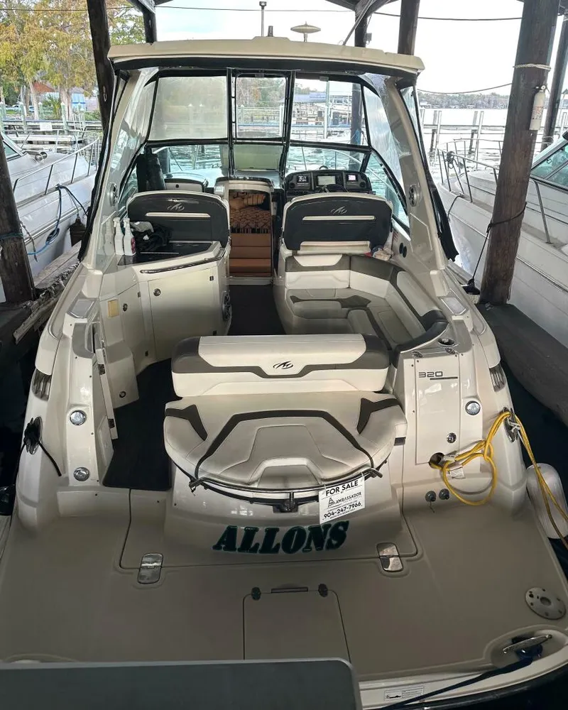 Slide: The Image of Monterey 320 Sport Yacht 2014 - 5003928