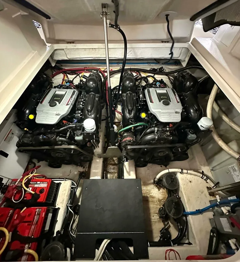 Slide: The Image of Monterey 320 Sport Yacht 2014 - 5003931