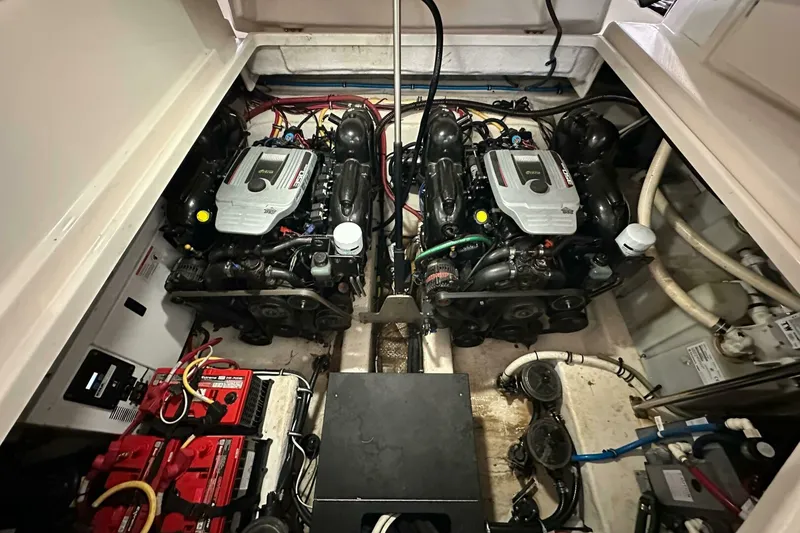 Slide: The Image of Monterey 320 Sport Yacht 2014 - 5003934