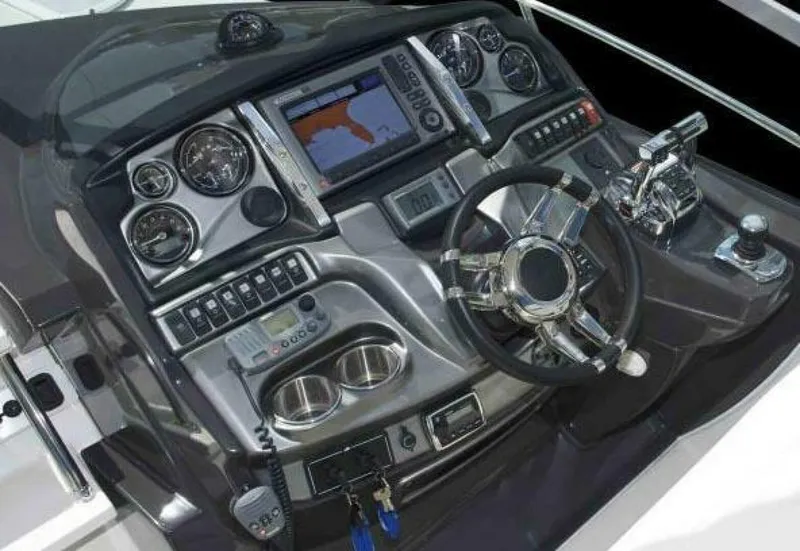 Slide: The Image of Monterey 320 Sport Yacht 2014 - 5003936