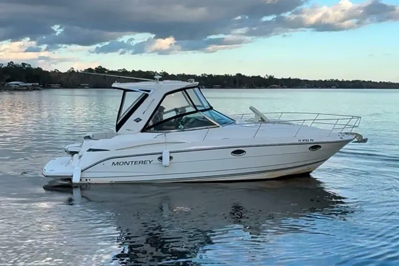 Slide: The Image of Monterey 320 Sport Yacht 2014 - 5003779