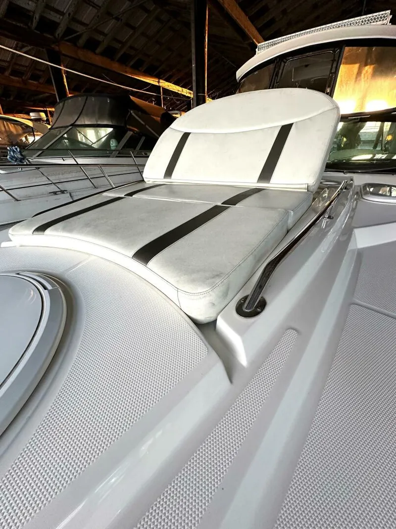 Slide: The Image of Monterey 320 Sport Yacht 2014 - 5003851
