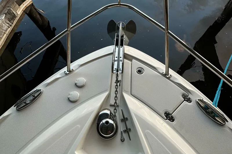 Slide: The Image of Monterey 320 Sport Yacht 2014 - 5003852