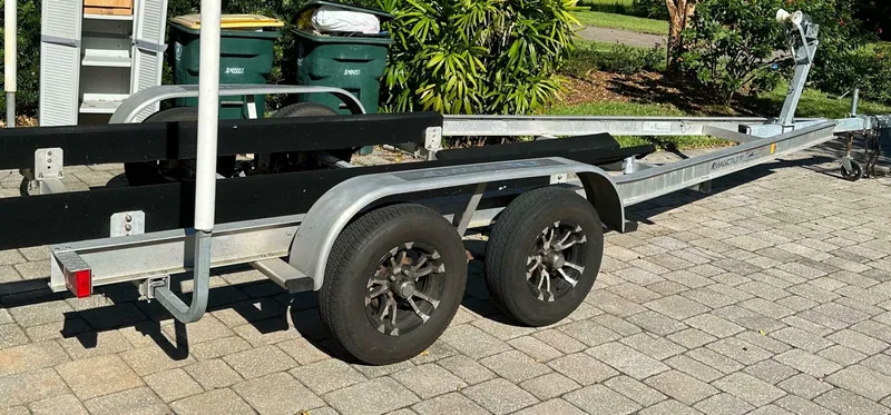 Slide: The Image of Grady-White Fisherman 216 2018 - 5003958