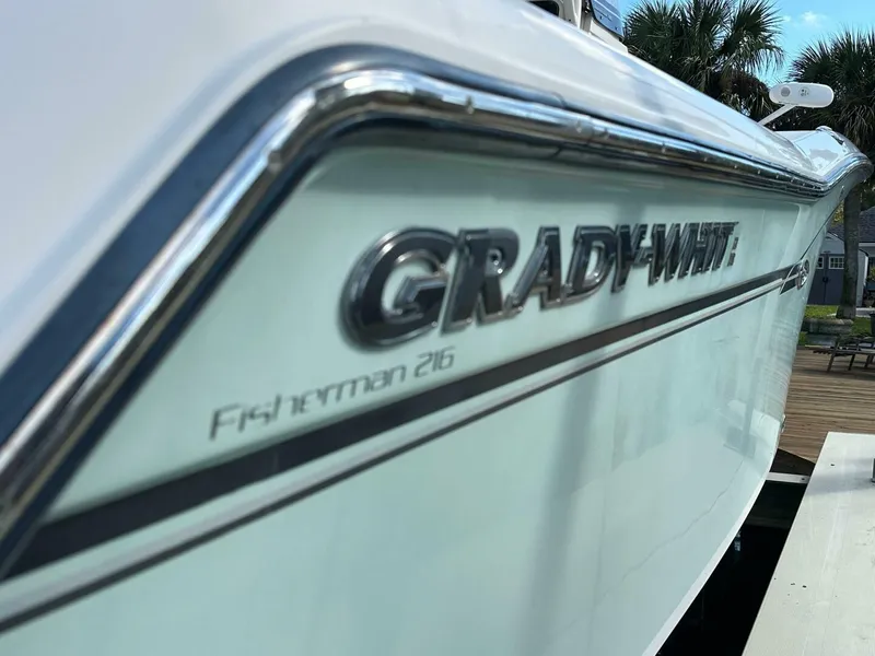 Slide: The Image of Grady-White Fisherman 216 2018 - 5003950