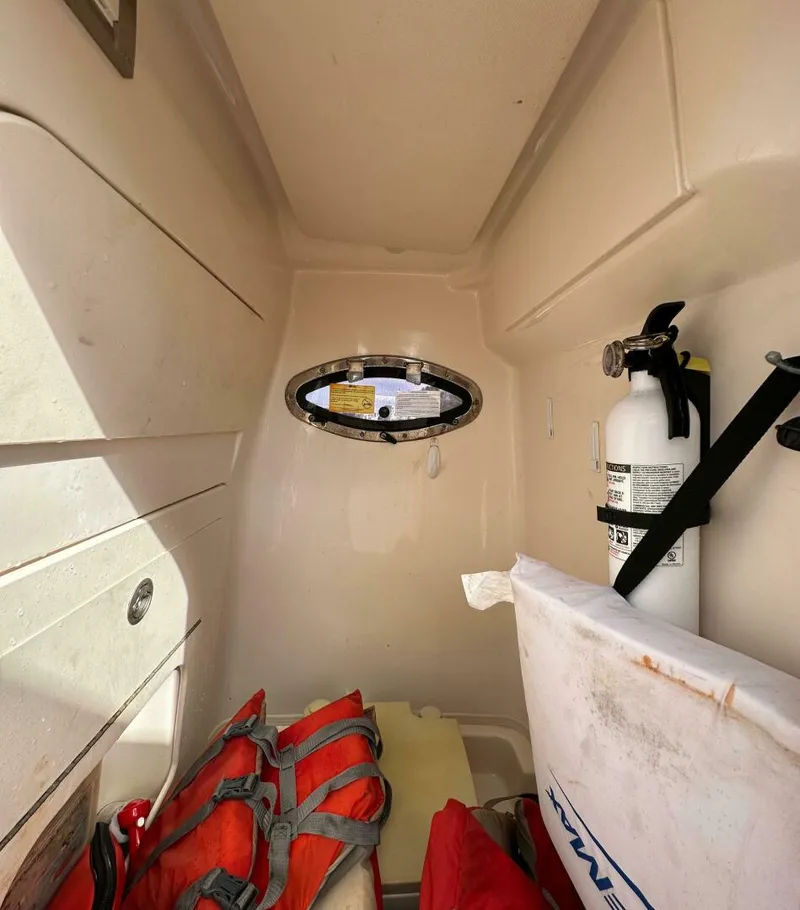 Slide: The Image of Grady-White Fisherman 216 2018 - 5004174