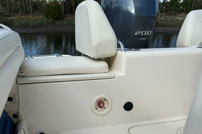 Slide: The Image of Grady-White Fisherman 216 2018 - 5004176