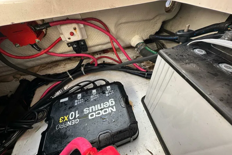 Slide: The Image of Grady-White Fisherman 216 2018 - 5004178