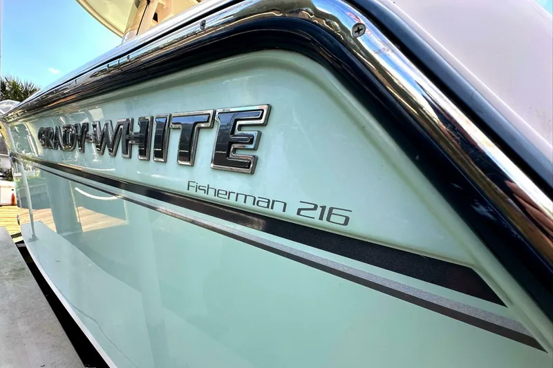 Slide: The Image of Grady-White Fisherman 216 2018 - 5003954