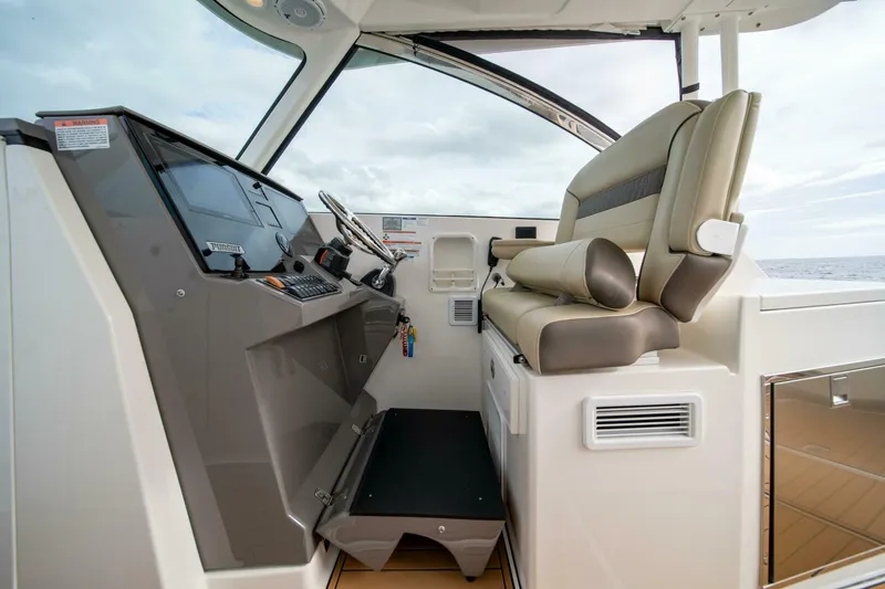 Slide: The Image of Pursuit DC 325 Dual Console 2019 - 5004434