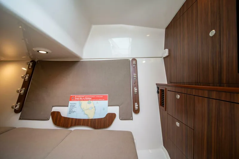 Slide: The Image of Pursuit DC 325 Dual Console 2019 - 5004442