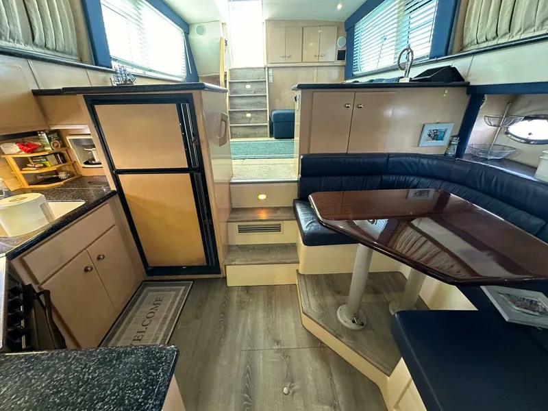 Slide: The Image of Carver 406 Motor Yacht 2000 - 5004470