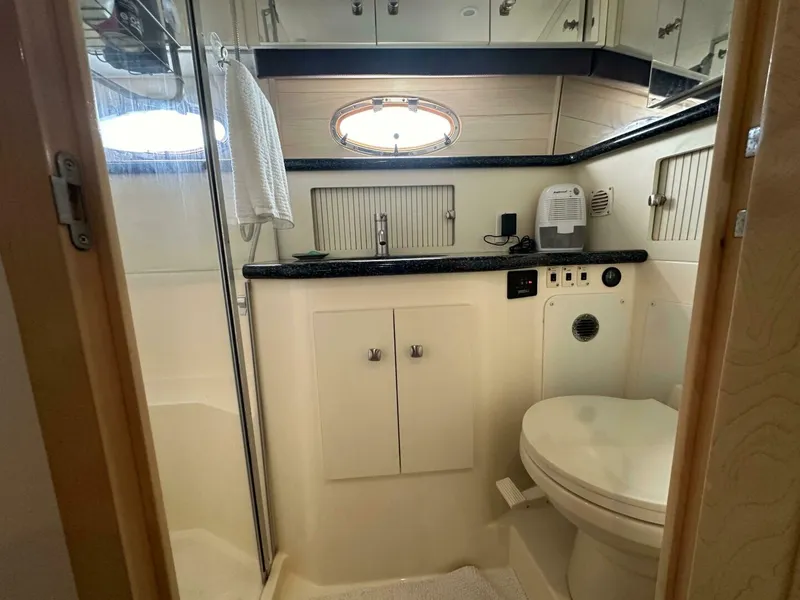 Slide: The Image of Carver 406 Motor Yacht 2000 - 5004474